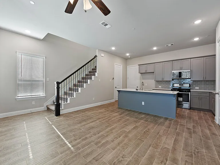 4267 Shavano Dr — Photo 7