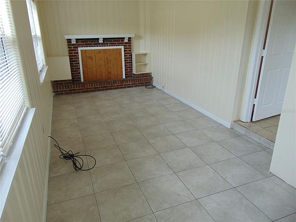 5th image of 4203 Lake Lawne Ave
