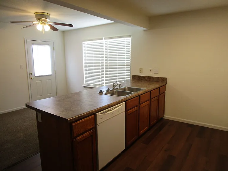 2409-2411 Northampton Dr. — Photo 8