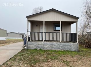 787 E Bever Dr, Towanda, KS 67144