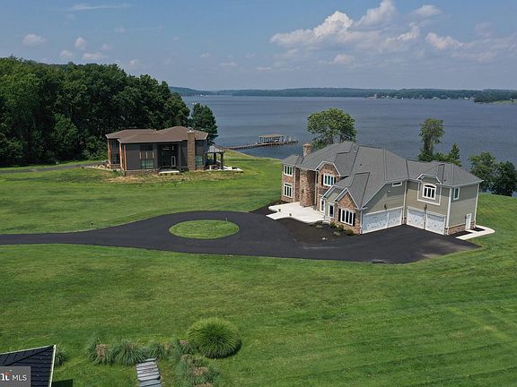 4th image of 270 Thorny Point Rd