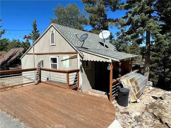 32996 Canyon Dr, Green Valley Lake, CA 92341