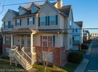 1453 Beachland Blvd #1, Keego Harbor, MI 48320