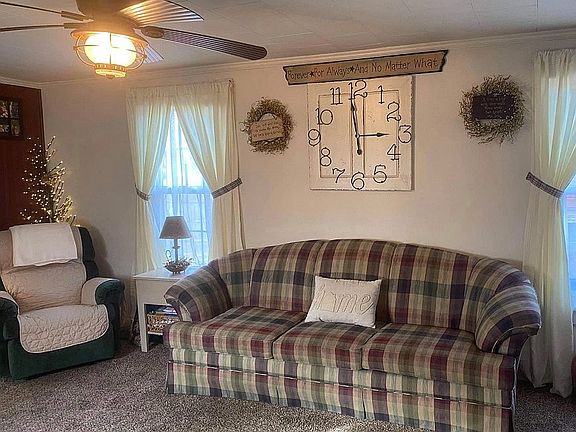 3rd image of 542 Lee Ct