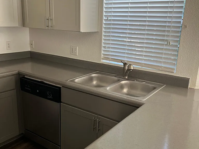 Luxe at Ocotillo — Photo 43