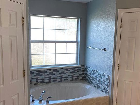5th image of 2207 Excel Dr