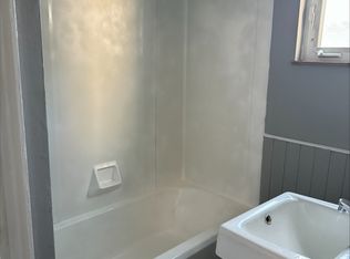 4762 N High St APT A, Columbus, OH 43214