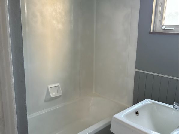 4762 N High St APT A