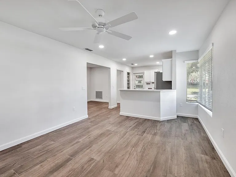 834 Jefferson Ave — Photo 13