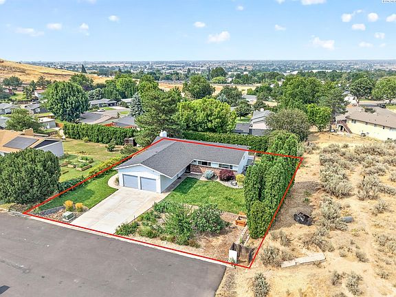 3rd image of 918 Roza Vista Dr