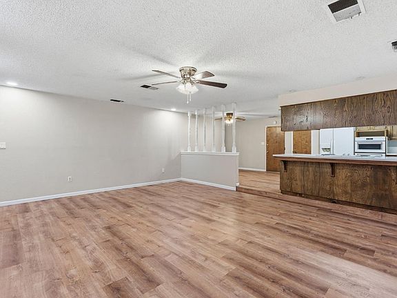 5th image of 10365 E Bullard Ave