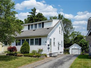 68 Falmouth St, Greece, NY 14615