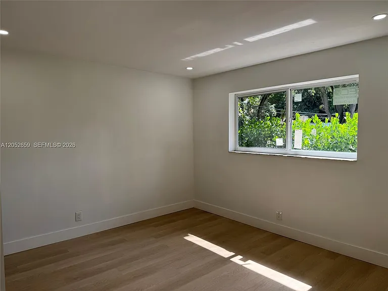 890 SW 28th St #1 — Photo 8