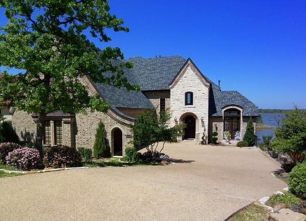 2nd image of 723 Winding Bend Cir