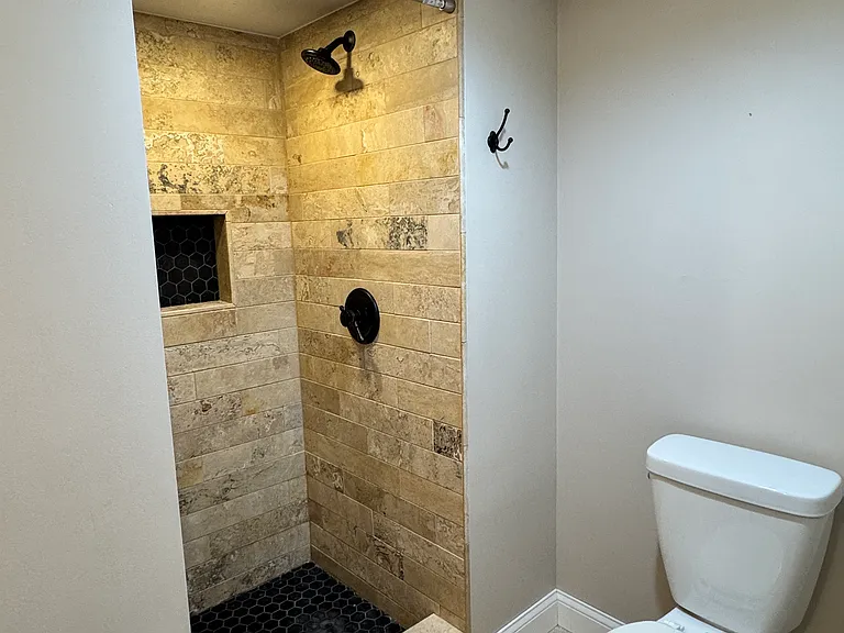 5201 Brighton Ln — Photo 16
