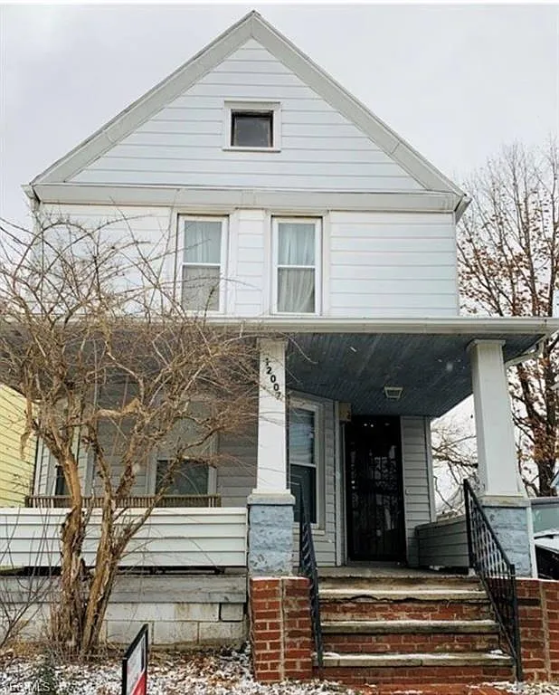 12007 Wade Park Ave photo 1