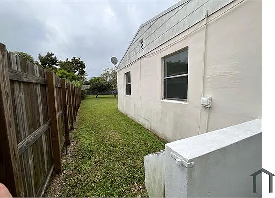 1240 NE 143rd St — Photo 10