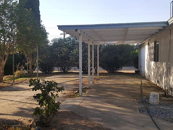 5th image of 393 E Sierra Ave