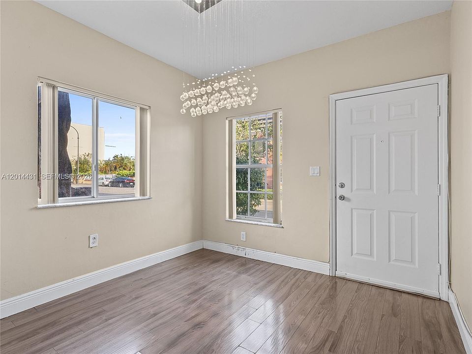1st image of 9 E 4th St APT 102