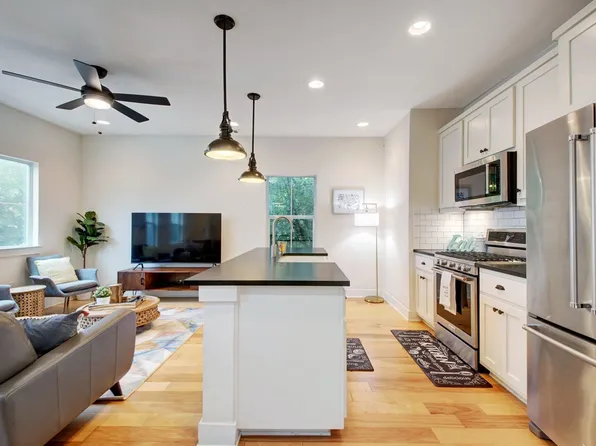 2715 Halcyon Dr #2, Austin, TX 78702