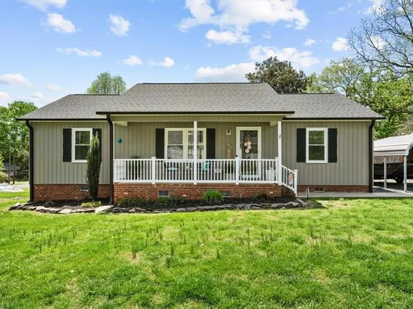 705 Depot St, Randleman, NC 27317