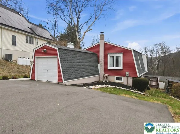 96 Lenape Trl, Mount Bethel, PA 18343