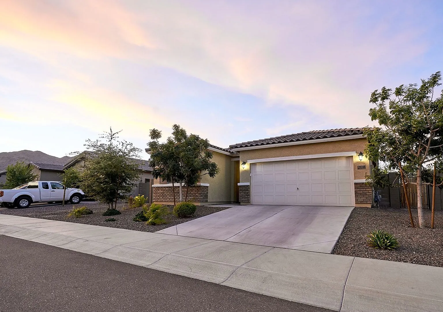 Spacious 4BD/2BA in Verrado — Photo 3