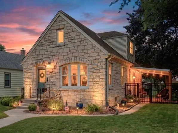 2452 S 74th STREET, West Allis, WI 53219