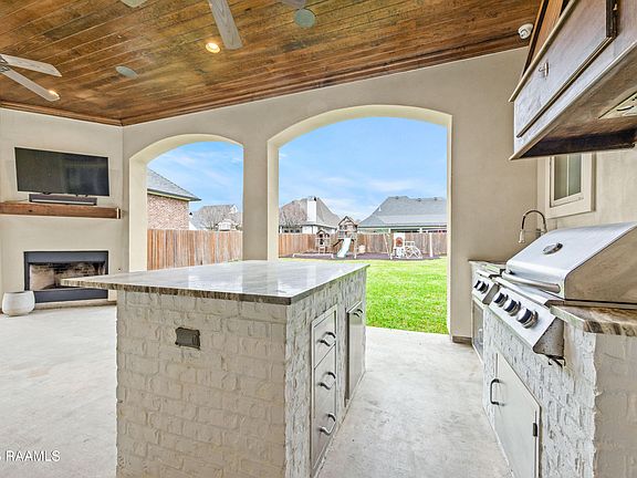 2nd image of 104 McArthur Ct