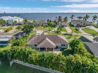 3724 SE 21st Pl, Cape Coral, FL 33904