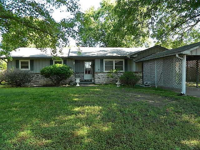 1st image of 422 Warren Way