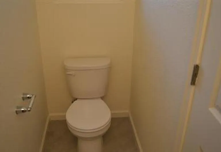 389 Shafer Ave — Photo 12
