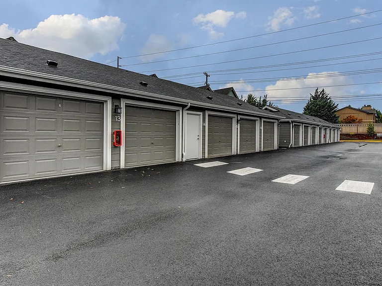 Silver Creek Apartment Homes — Photo 26