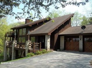 106 W Glen Hollow Rd, Galena, IL 61036