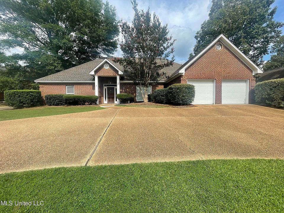 1st image of 126 Twin Oaks Dr