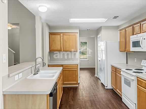 3rd image of 7015 Atasca Creek Dr
