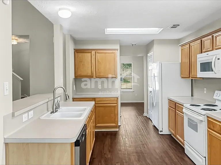 7015 Atasca Creek Dr — Photo 3