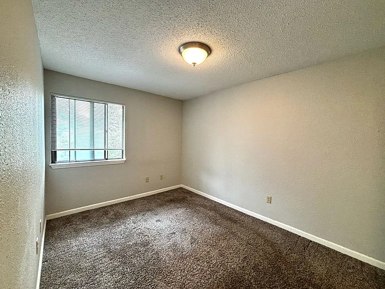 Breckenridge Davenport Apartments — Photo 65