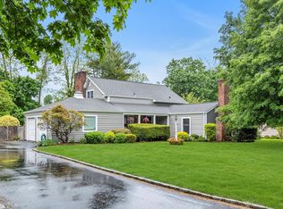 4 Brittany Ct, Northport, NY 11768