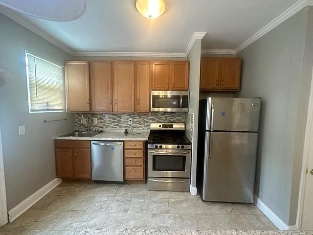 1st image of 412 N Loudon Ave