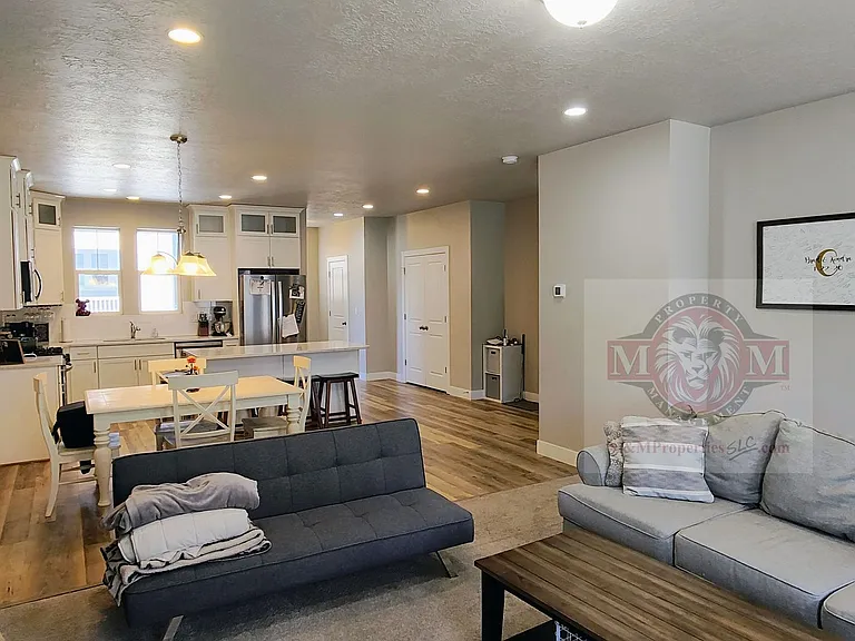 7887 S 5440 W — Photo 18