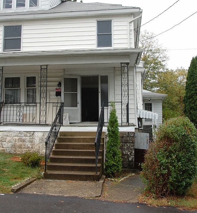 2nd image of 18 Crow St