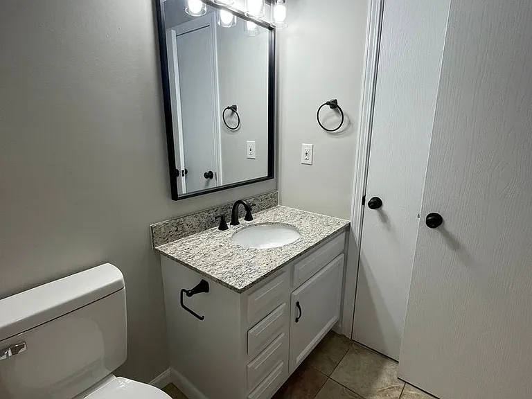 3624-3626 Thornhill Circle W-TBROS — Photo 12
