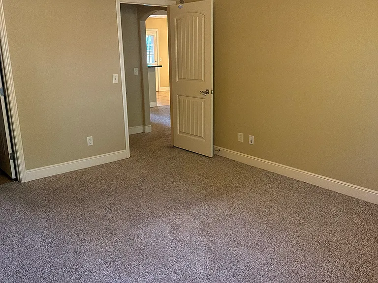 4523 Willow St — Photo 12