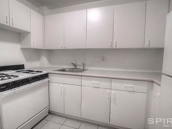 2nd image of 330 W 45th St APT 10M