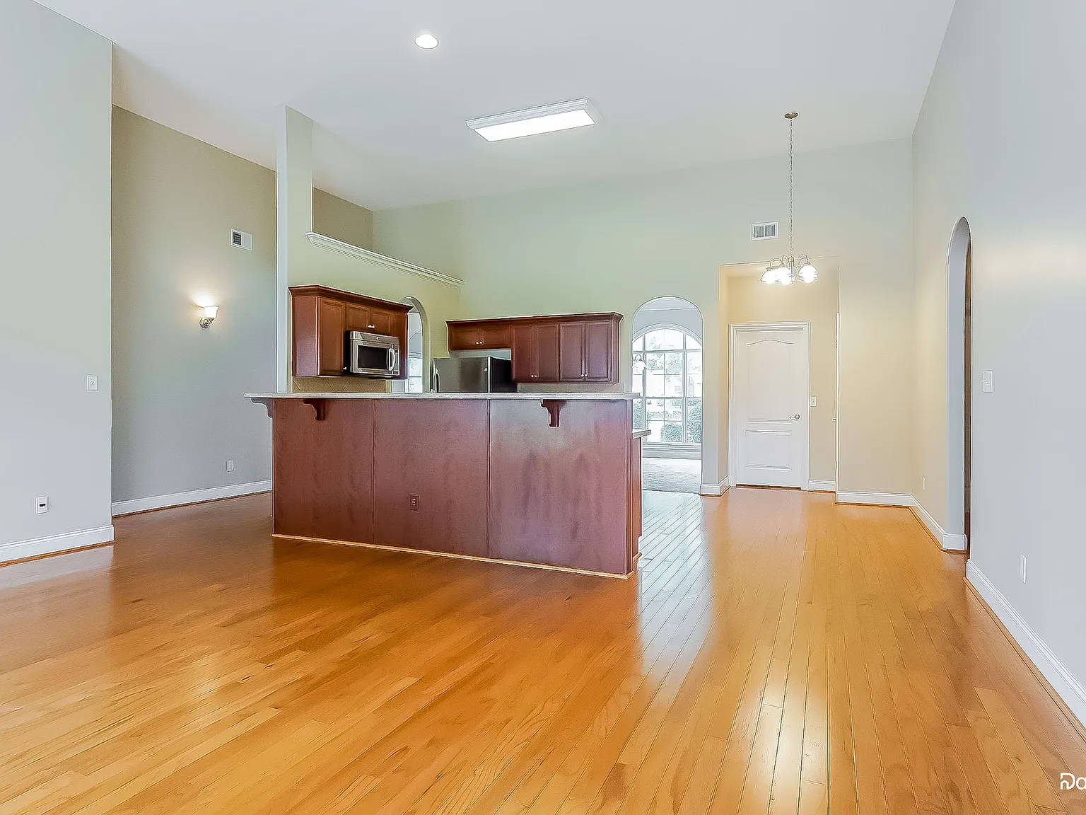 3 bed, 2.0 bath, 2393 sqft, $3,055 — Photo 3