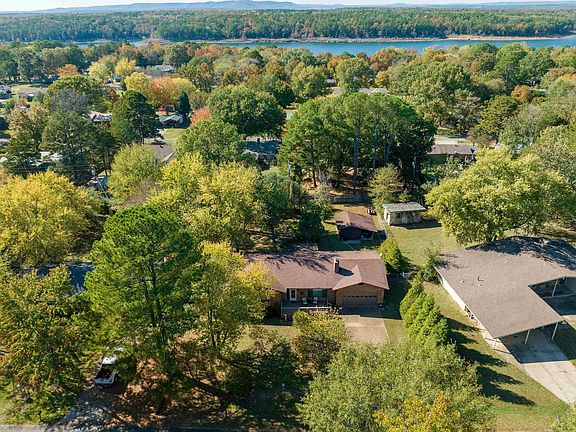 2nd image of 2324 Crestview Dr