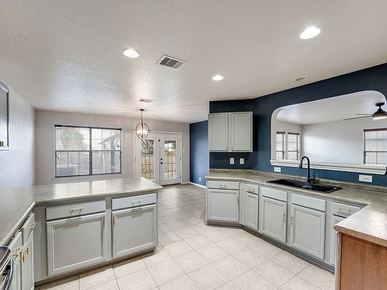 9815 Carswell Peak — Photo 8