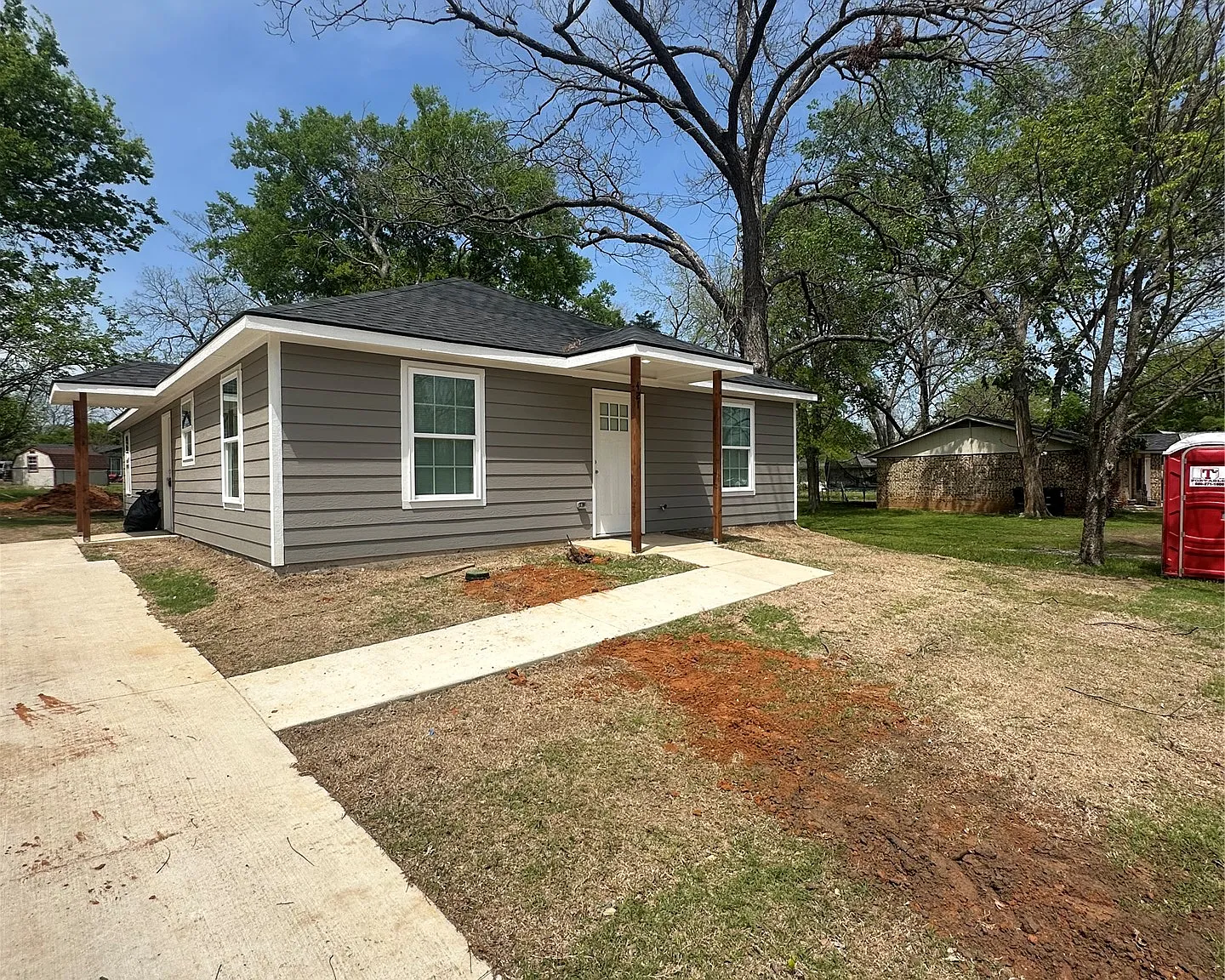 3 bed, 2.0 bath, 1440 sqft, $1,400 — Photo 2