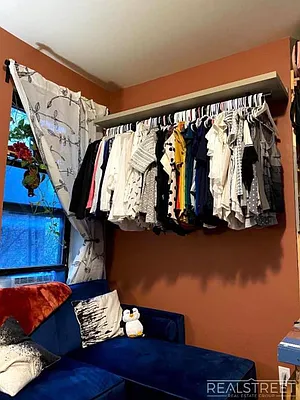 Rented by Real Street Inc | media 22